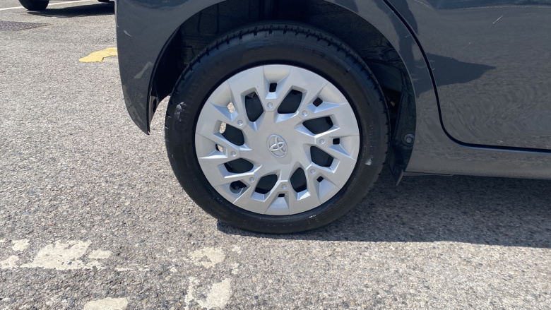 Toyota Aygo 1.0 VVT-i X-Play 5dr Petrol Hatchback